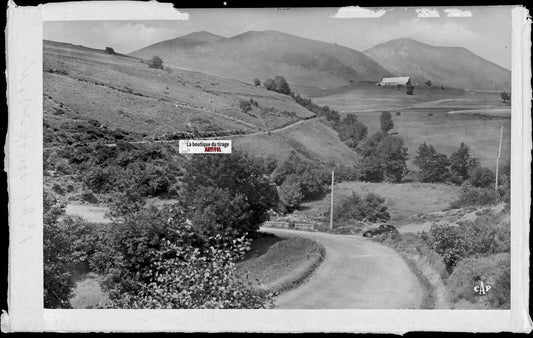 Plaque verre photo négatif noir & blanc 9x14 cm, Mont-Dore, route, voiture