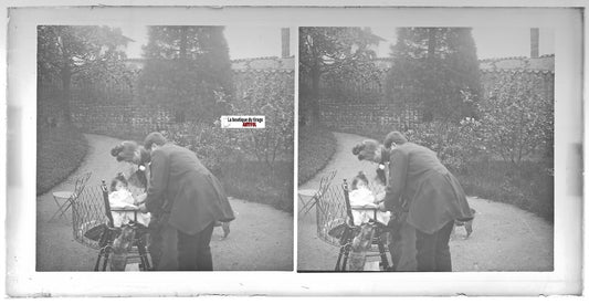 Couple, bébé, Plaque verre photo ancienne, stéréo positif noir & blanc 9x18 cm