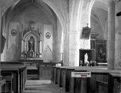 Intérieur d’église avec autel, plaque verre photo ancienne, négatif 9x12 cm