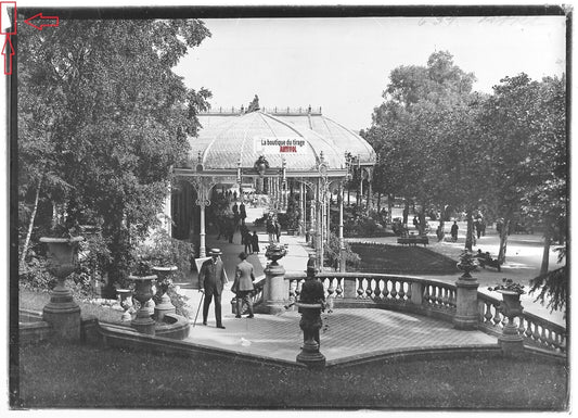 Plaque verre photo ancienne positif noir et blanc 13x18 cm Vittel therme Vosges