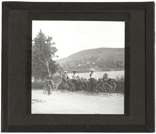 Vélos, route de Rochesson, photo ancienne plaque verre, positif 8,5x10 cm