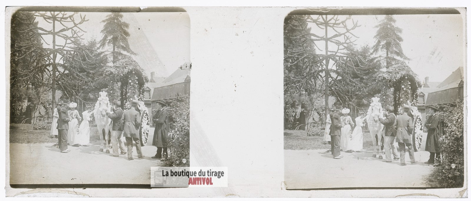Fête élégante, cheval, village, plaque verre stéréo, photo ancienne 4,5x10,7 cm