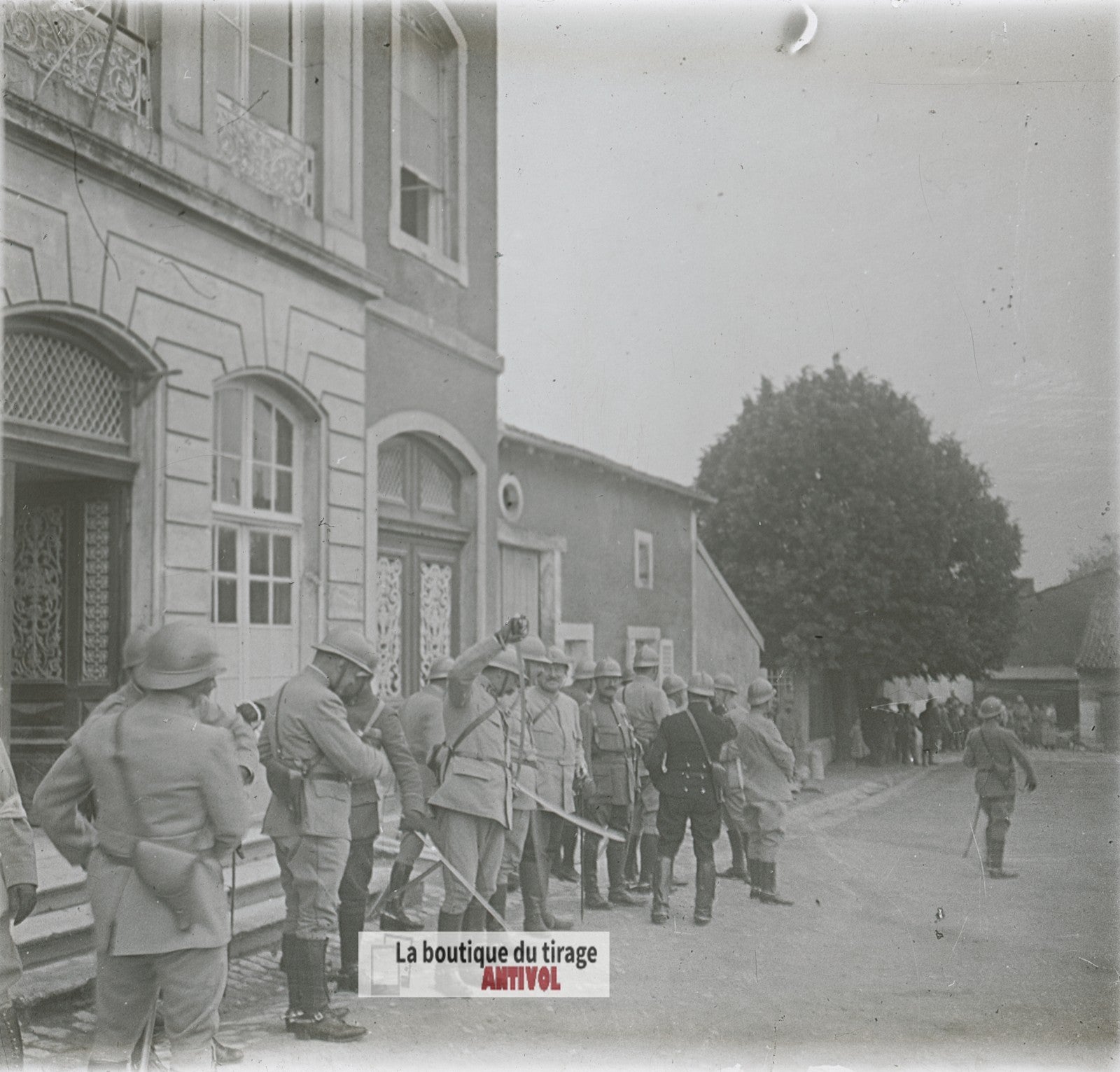 Soldats, village, guerre WW1, plaque de verre photo ancienne stéréo 6x13 cm
