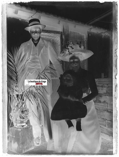 Couple, bébé, Plaque verre photo ancienne, négatif noir & blanc 9x12 cm