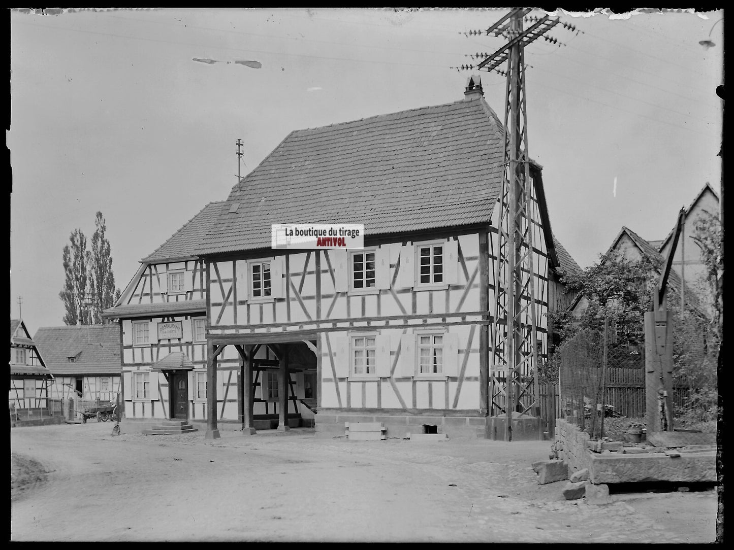 Plaque de verre photo ancienne négatif noir et blanc 13x18 cm restaurant Alsace