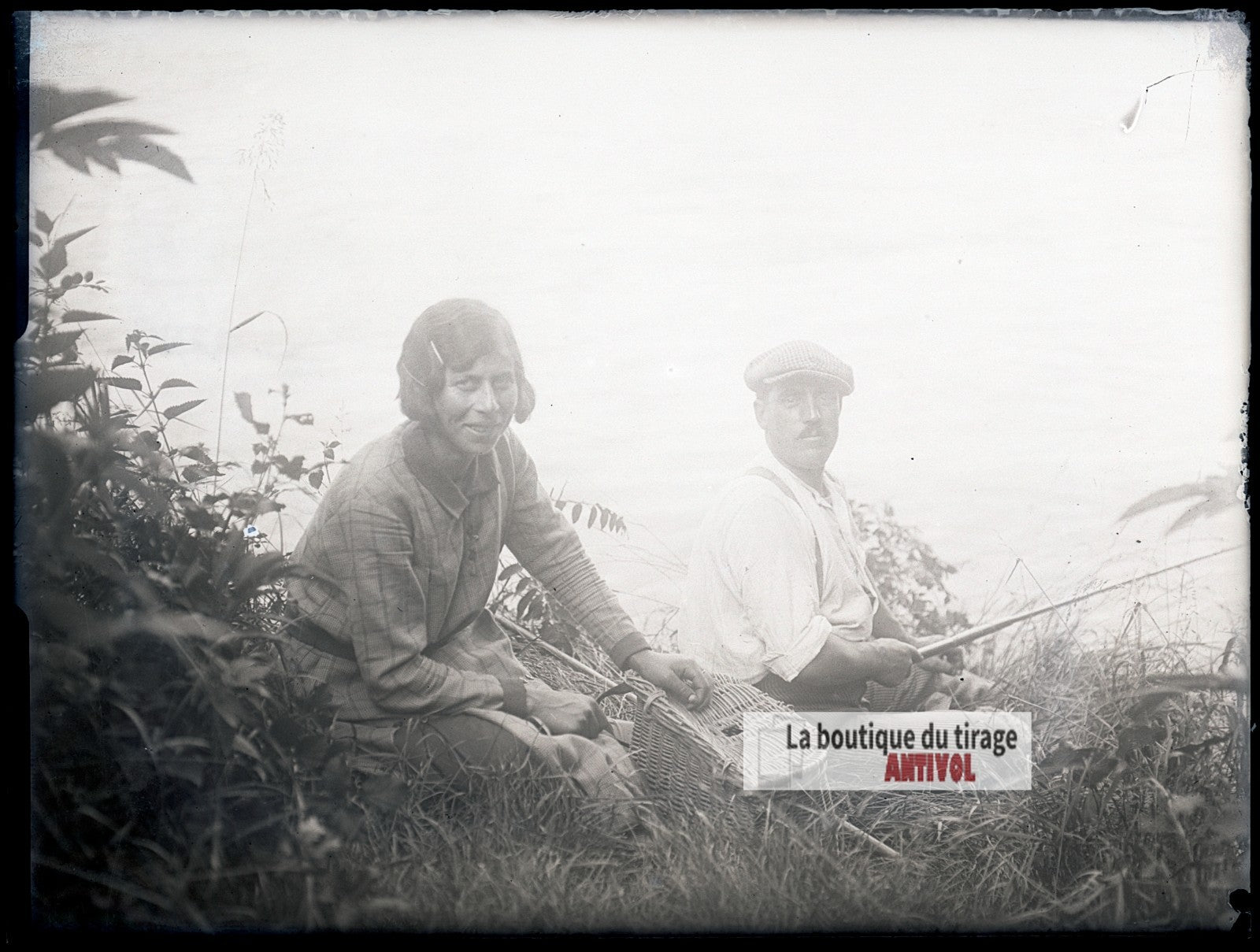 Couple en partie de pêche, nature, plaque verre photo ancienne, négatif 9x12 cm
