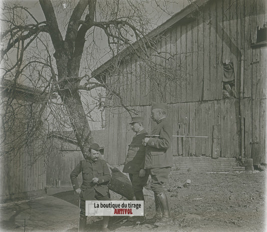 Pause de trois officiers, guerre WW1, plaque verre photo ancienne stéréo 6x13 cm
