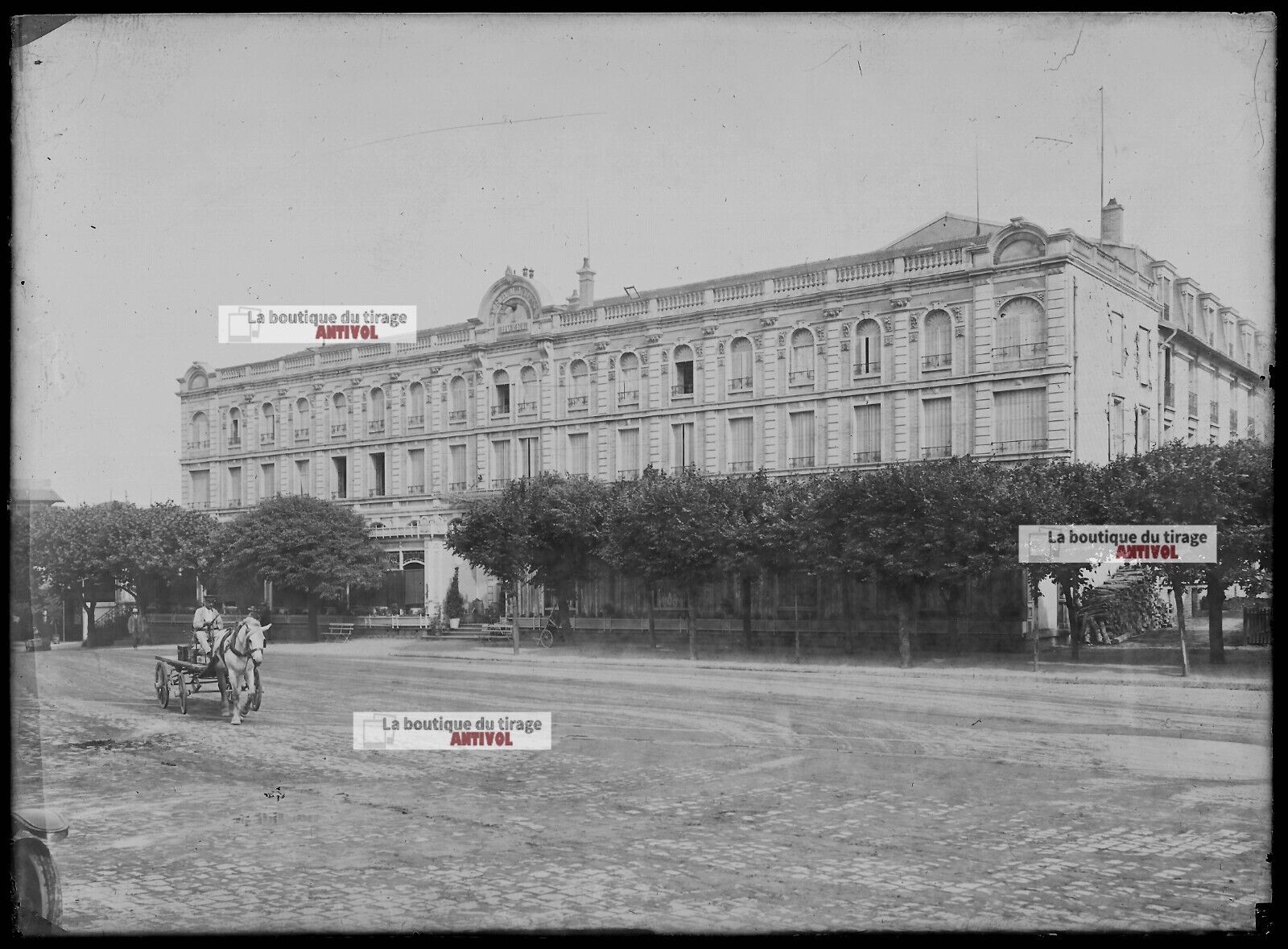 Plaque verre photo ancienne négatif noir et blanc 13x18 cm Vittel Terminus hôtel