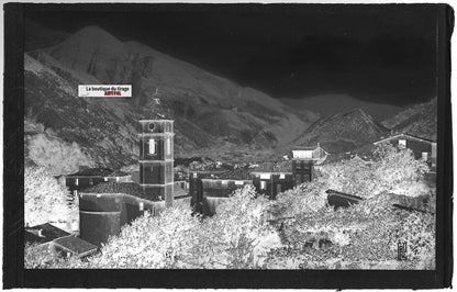 Plaque verre photo, négatif noir & blanc 9x14 cm, Puget-Théniers, village