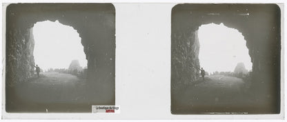 Tunnel en montagne, plaque verre stéréo, photo ancienne 4,5x10,7 cm