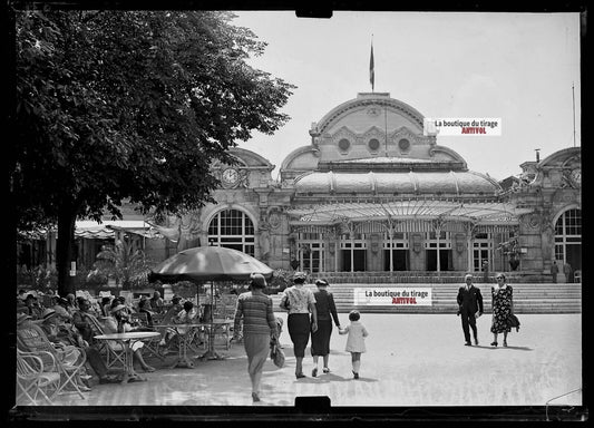 Plaque verre photo ancienne négatif noir et blanc 13x18 cm casino de Vichy