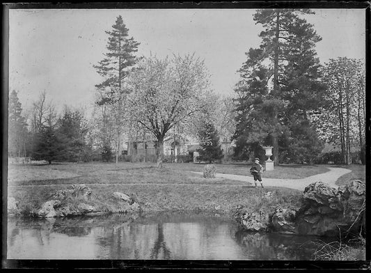 Plaque verre photo ancienne négatif noir et blanc 6x9 cm petit garçon à la pêche - La Boutique Du Tirage 