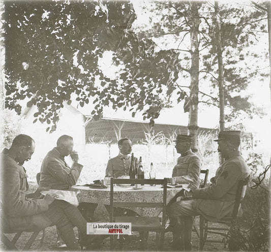 Apéritif, soldats, officiers, WW1, plaque verre photo ancienne stéréo 6x13 cm