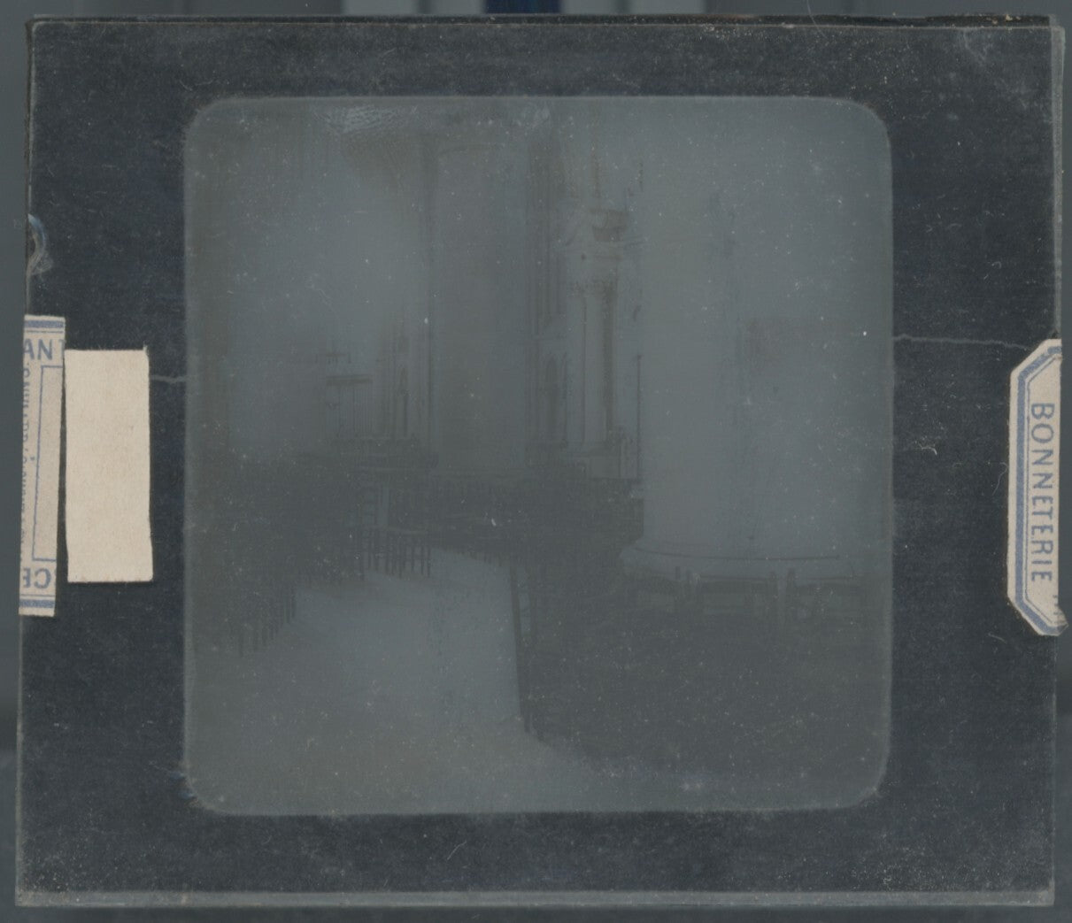 Intérieur d’église gothique, photo plaque verre, noir & blanc, positif 8,5x10 cm