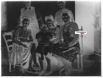 Famille, enfant, Plaque verre photo ancienne, négatif noir & blanc 9x12 cm