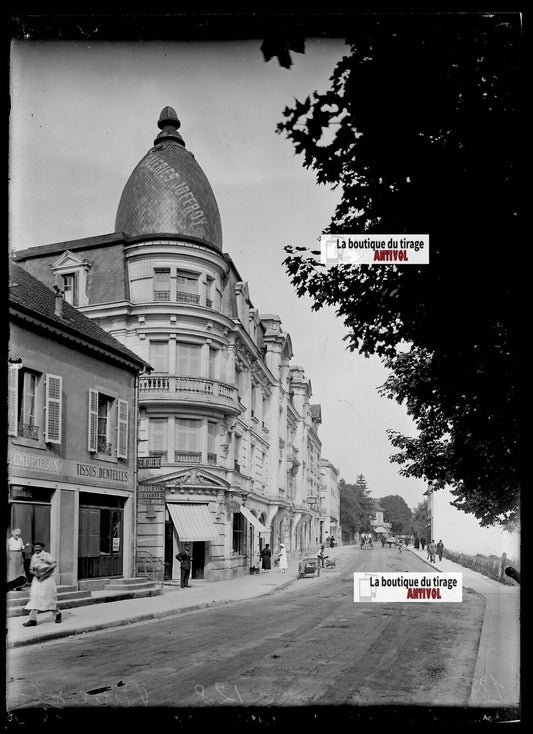 Plaque verre photo ancienne négatif noir et blanc 13x18 cm Vittel centre-ville