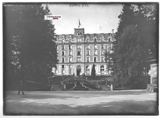 Plaque verre photo ancienne positif noir et blanc 13x18 cm Vittel Vosges Hôtel