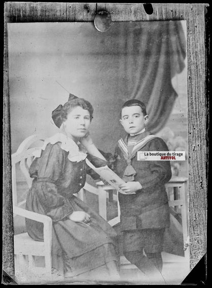 Plaque verre photo ancienne négatif noir et blanc 6x9 cm personnages France