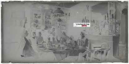Repas de famille, panoramique, photo ancienne plaque verre, négatif 8x16 cm