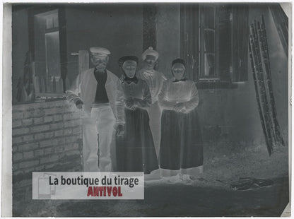 Famille paysanne, France, plaque verre, photo ancienne, négatif 9x12 cm