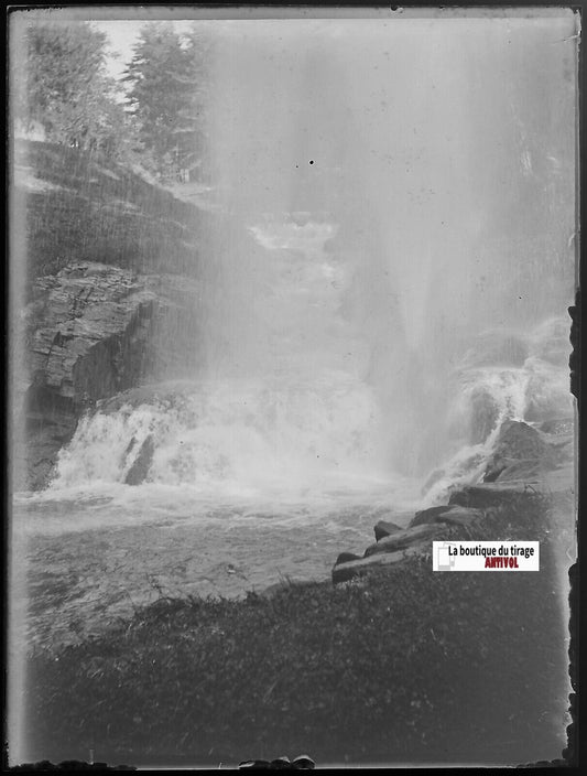 Pyrénées, cascade, Plaque verre photo ancienne, négatif noir & blanc 9x12 cm