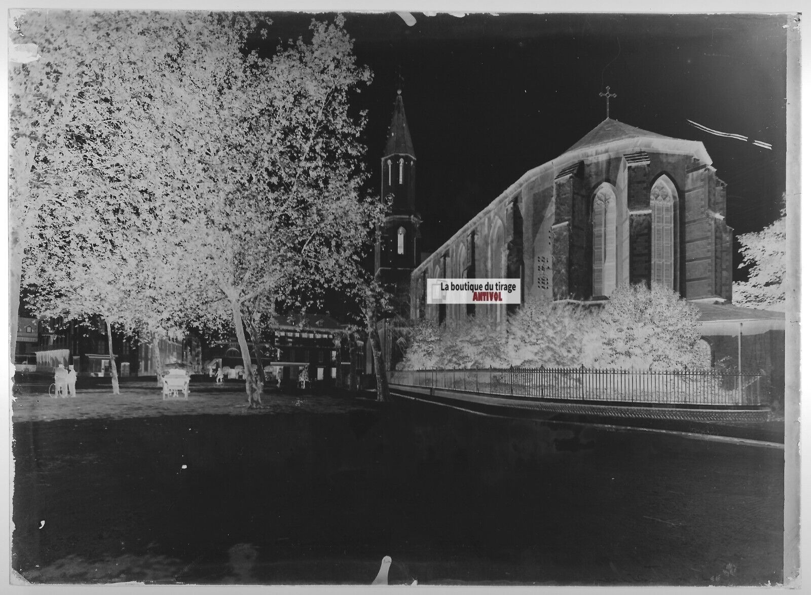 Plaque verre photo ancienne négatif noir et blanc 13x18 cm Tarbes église