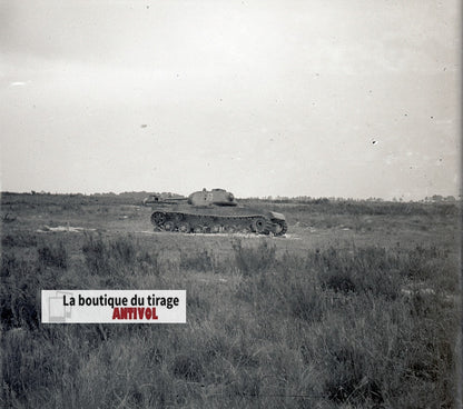 Camp du Ruchard, char, plaque verre, photo ancienne, négatif N&B 6x13 cm