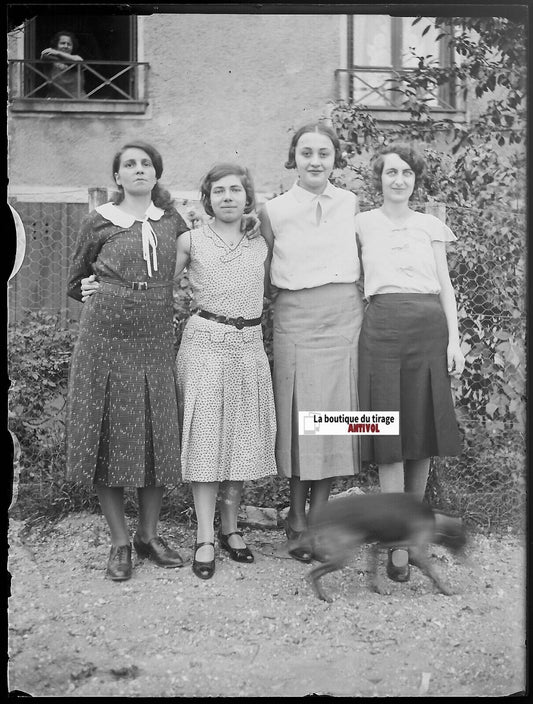 Groupe de filles, Plaque verre photo ancienne, négatif noir & blanc 9x12 cm