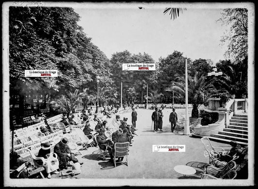 Plaque verre photo ancienne négatif noir et blanc 13x18 cm Vichy parc casino