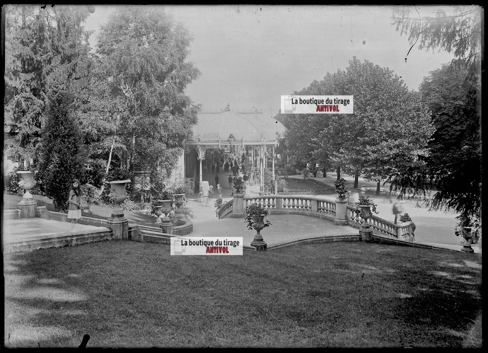 Plaque verre photo ancienne négatif noir et blanc 13x18 cm Vittel galerie source