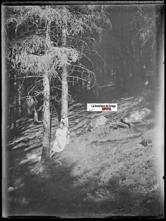 Maman, Fille, nature, Plaque verre photo ancienne, négatif noir & blanc 9x12 cm