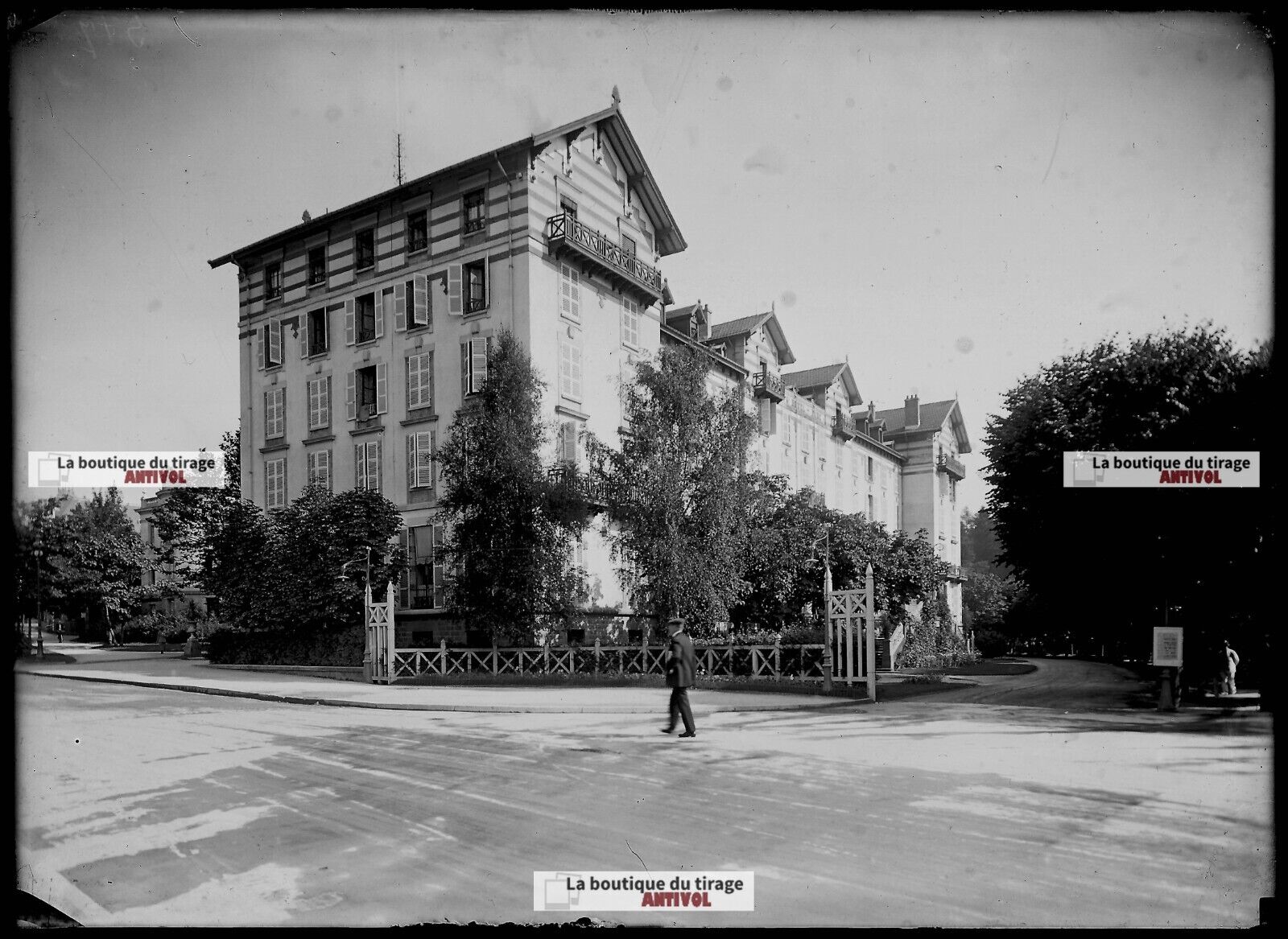 Plaque verre photo ancienne négatif noir et blanc 13x18 cm Vittel hôtel Suisse