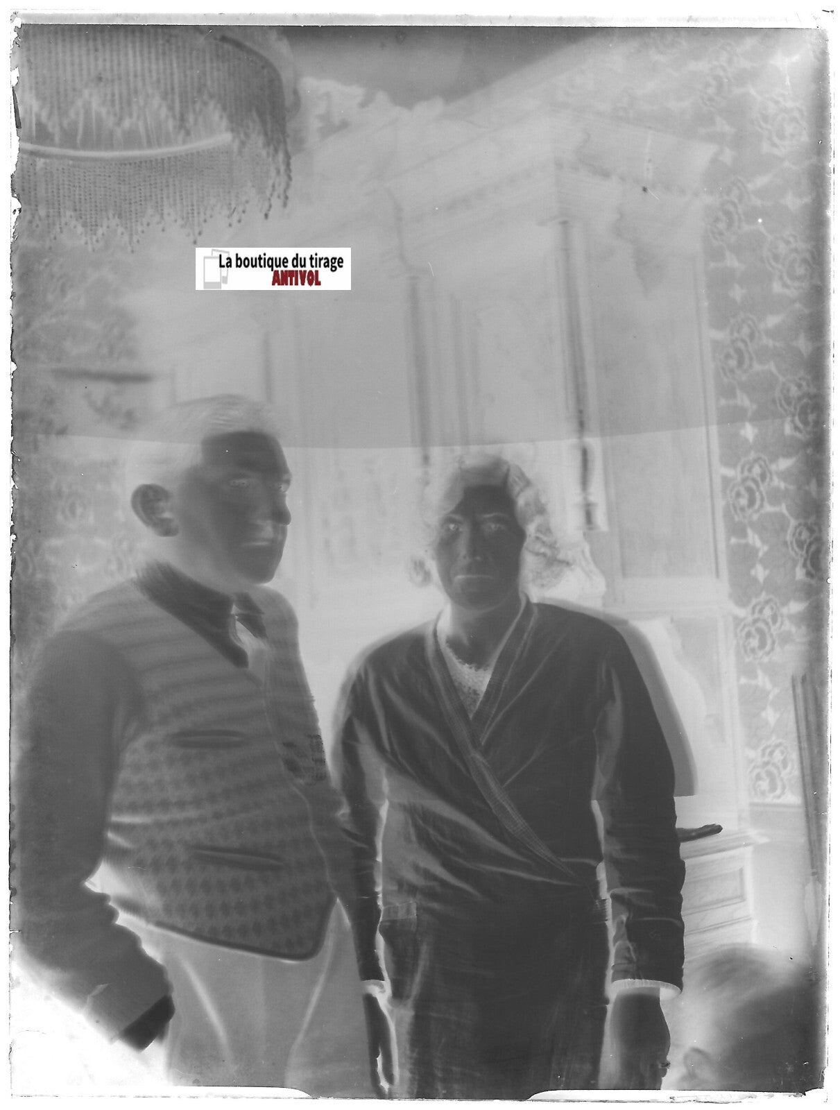 Couple, maison, plaque verre photo ancienne, négatif noir & blanc 9x12 cm