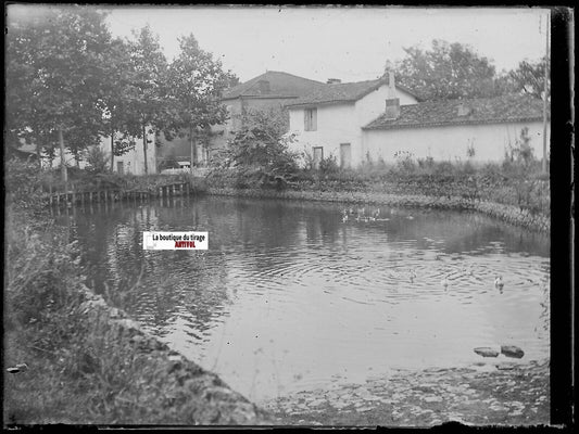 Village, campagne, Plaque verre photo ancienne, négatif noir & blanc 9x12 cm