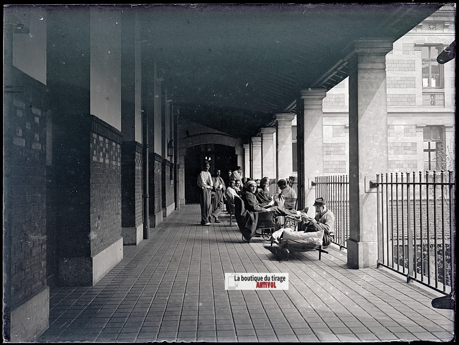 Soldats, hôpital militaire, plaque verre, photo ancienne, négatif N&B 9x12 cm