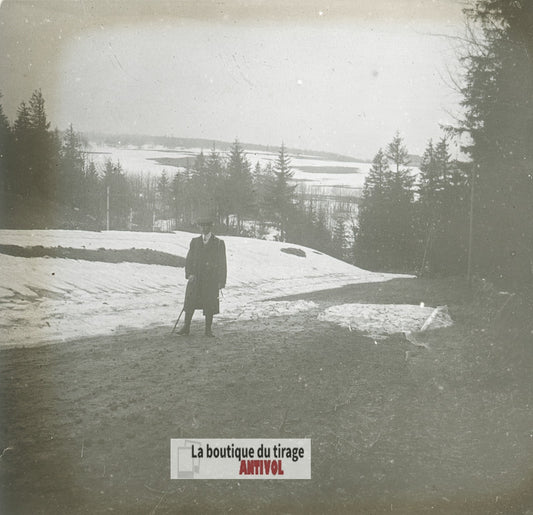 Promeneur solitaire, hiver, plaque verre stéréo, photo ancienne 4,5x10,7 cm