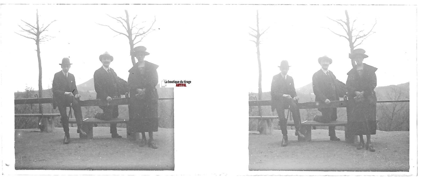 Personnages, Plaque verre photo stéréoscopique, positif noir & blanc 4,5x10,7 cm