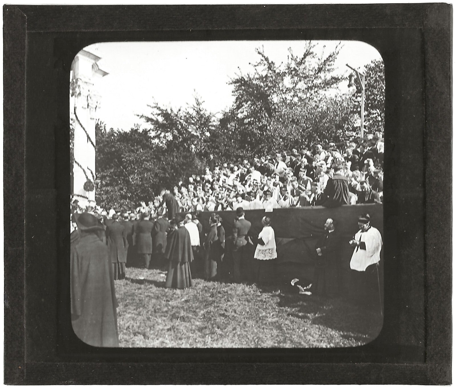 Tribune des évêques, Congrès Montréal, photo plaque de verre, positif 8,5x10 cm