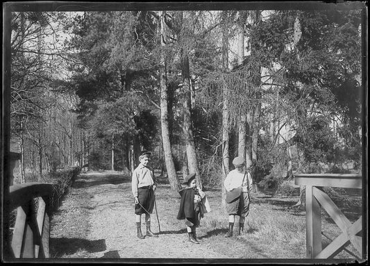 Plaque verre photo ancienne négatif noir et blanc 6x9 cm enfants parc jeu France - La Boutique Du Tirage 