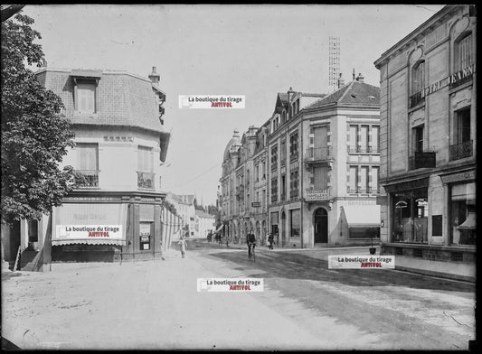 Plaque verre photo ancienne négatif noir et blanc 13x18 cm Vittel France ville