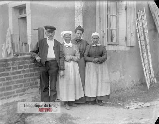 Famille paysanne, France, plaque verre, photo ancienne, négatif 9x12 cm