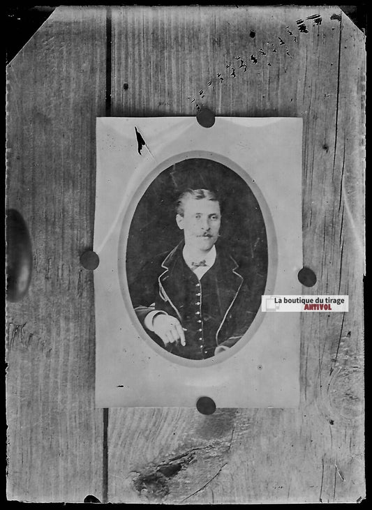 Plaque verre photo ancienne négatif noir et blanc 6x9 cm homme portrait vintage - La Boutique Du Tirage 