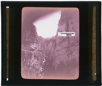 Cascades Vernaison, photo J. Moulin, plaque verre, couleur, positif 8,5x10 cm
