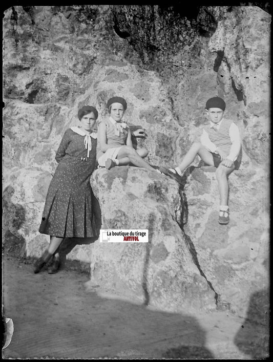 Famille, enfants, Plaque verre photo ancienne, négatif noir & blanc 9x12 cm