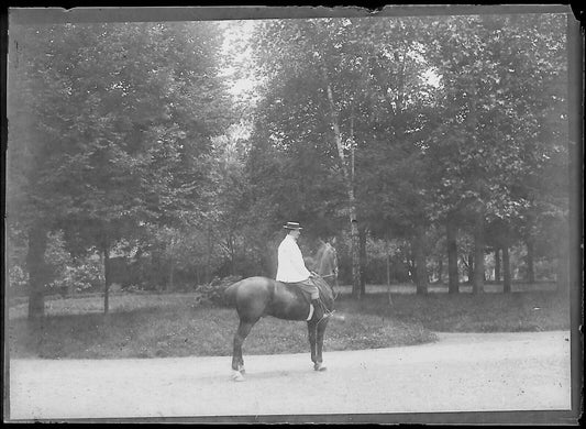 Plaque verre photo négatif noir et blanc 6x9 cm homme cheval vintage France