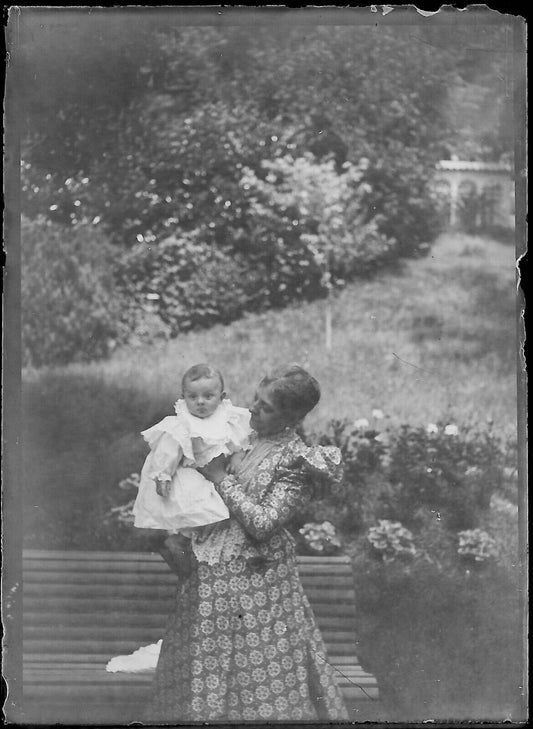 Plaque verre photo négatif noir et blanc 6x9 cm dame enfant glass plate France