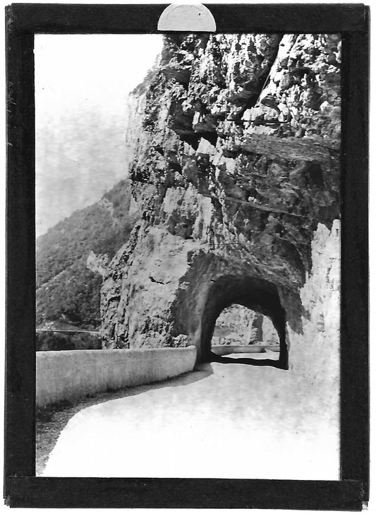 Plaque verre photo ancienne positif noir et blanc 6x9 cm Vercors route tunnel