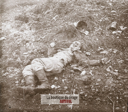 Verdun, cadavre allemand, guerre WW1, plaque verre photo ancienne stéréo 6x13 cm