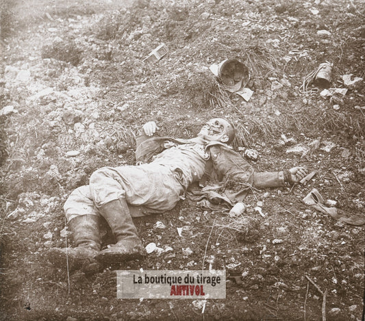 Verdun, cadavre allemand, guerre WW1, plaque verre photo ancienne stéréo 6x13 cm