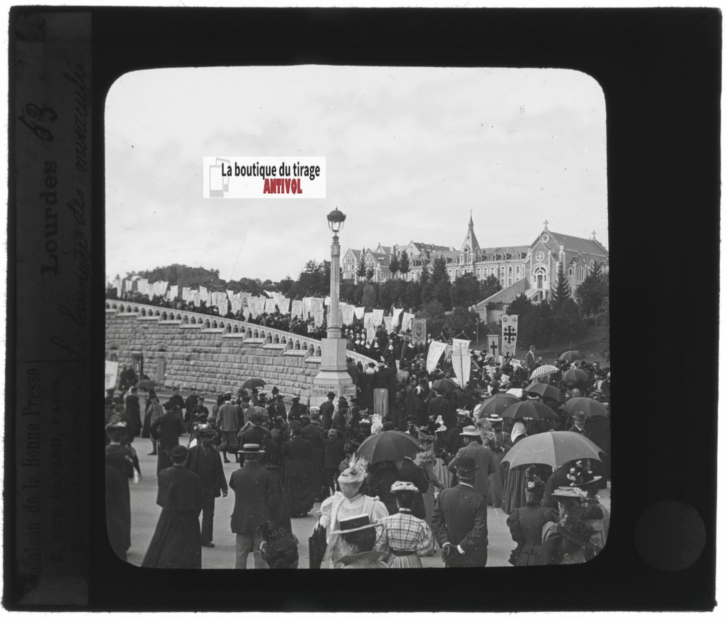 Miraculés, Lourdes, photo plaque verre, noir et blanc, positif 8,5x10 cm